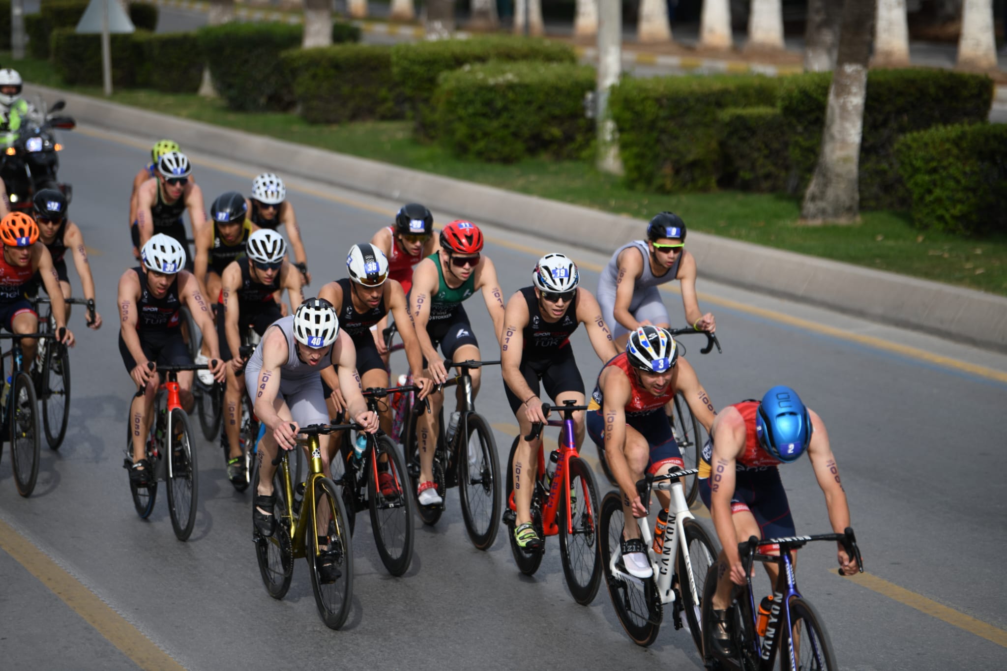 5. Yenişehir Triatlonu’nda ilk gün yarışları nefes kesti 